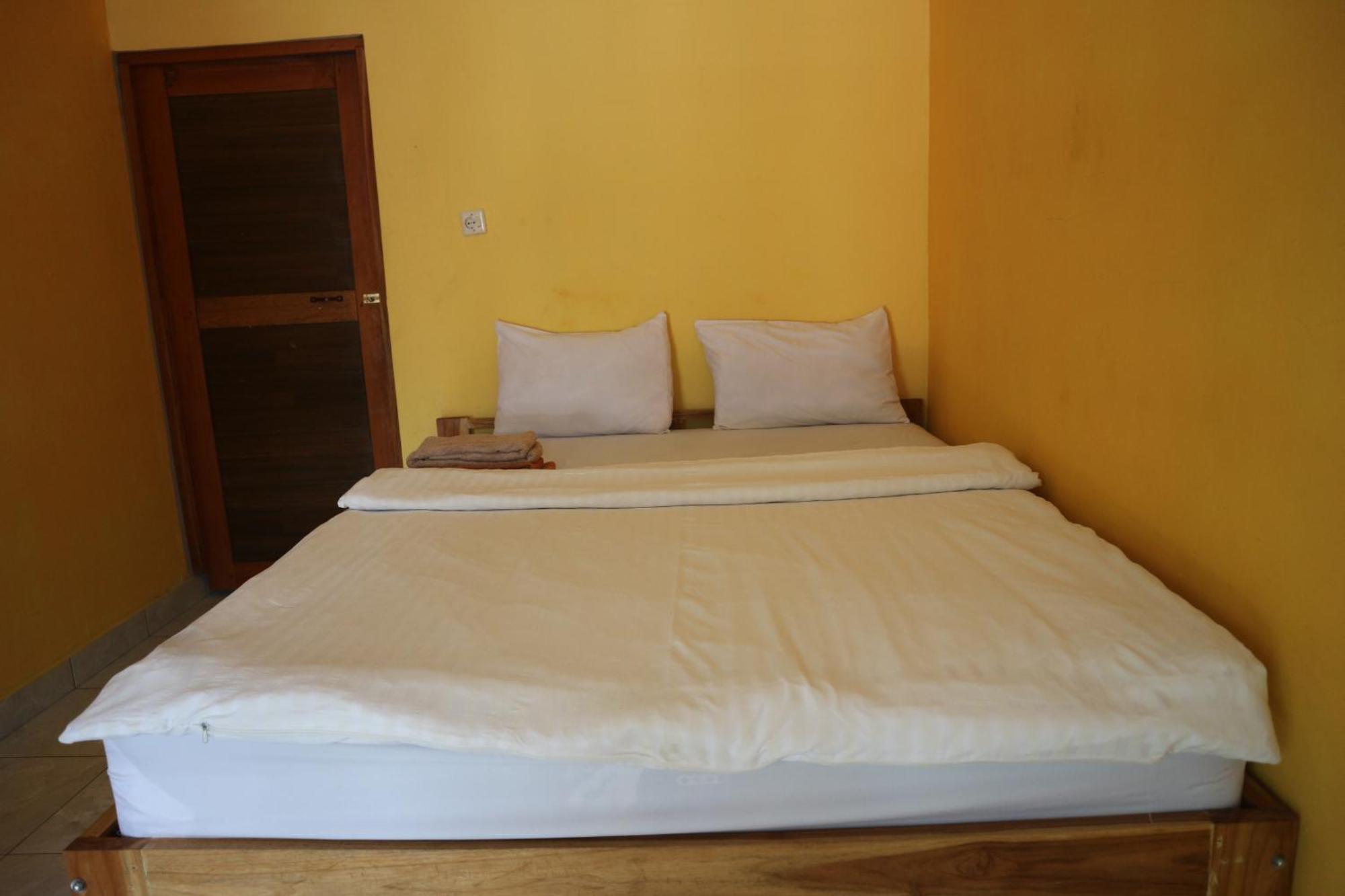 Tange Guest House Ruteng Eksteriør bilde